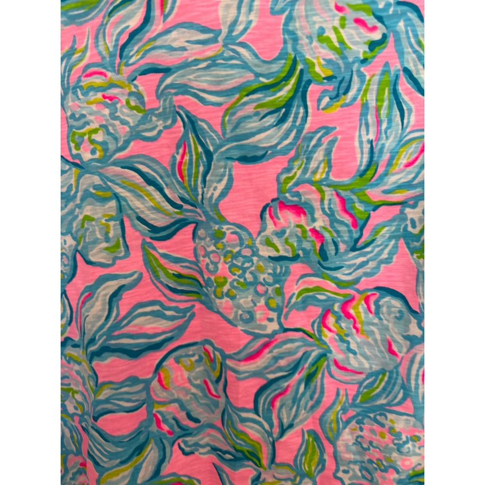 Lilly Pulitzer Etta V-Neck T-Shirt Pelican Pink Off The Scales Pineapple XS NEW - Picture 2 of 7